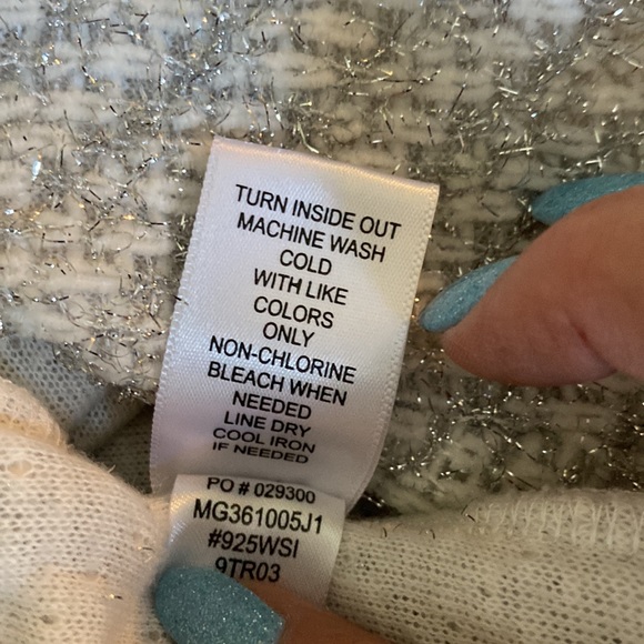 JohnPaulRichard women’s basket wave white silver shine sweater pullover size M - Picture 10 of 12